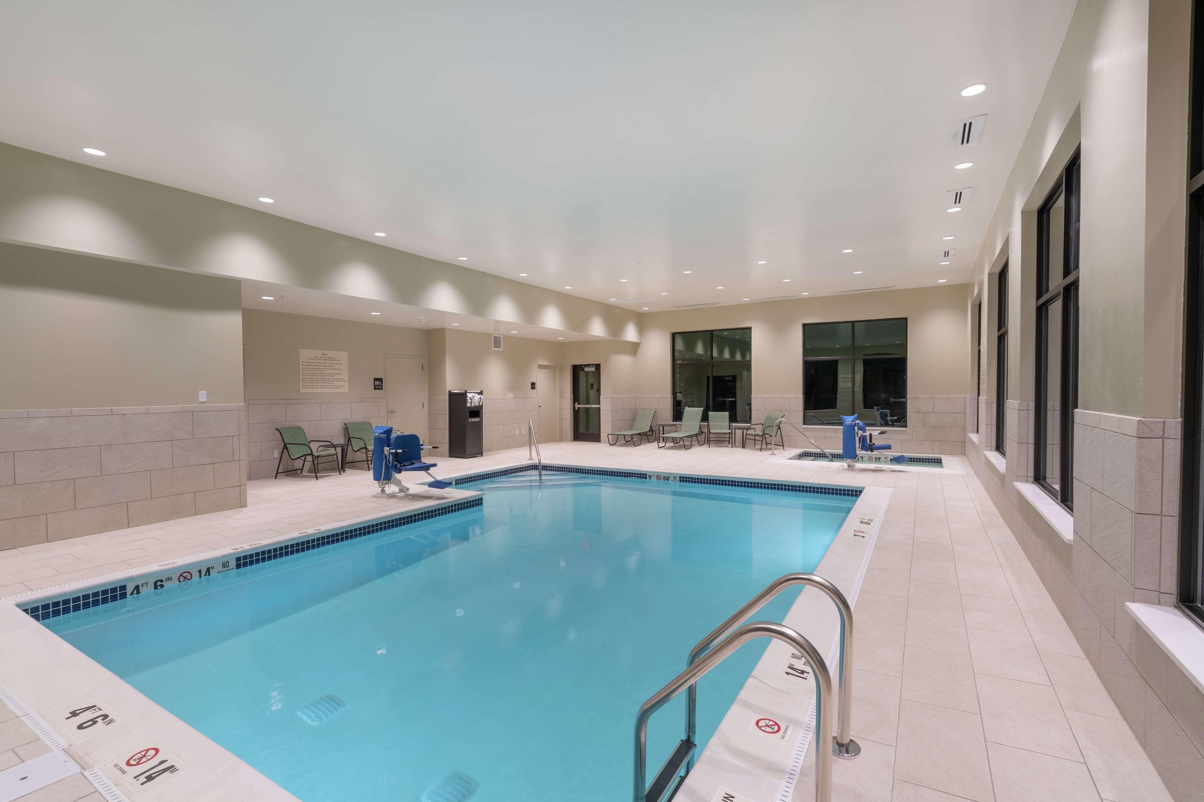 Hampton Inn Weston, Wv Екстер'єр фото